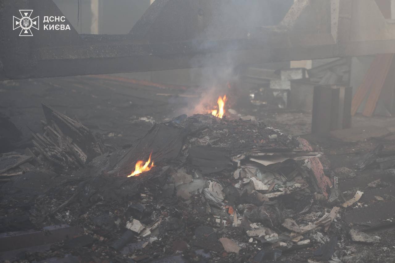 У Києві ліквідували наслідки ранкової атаки - фото 2
