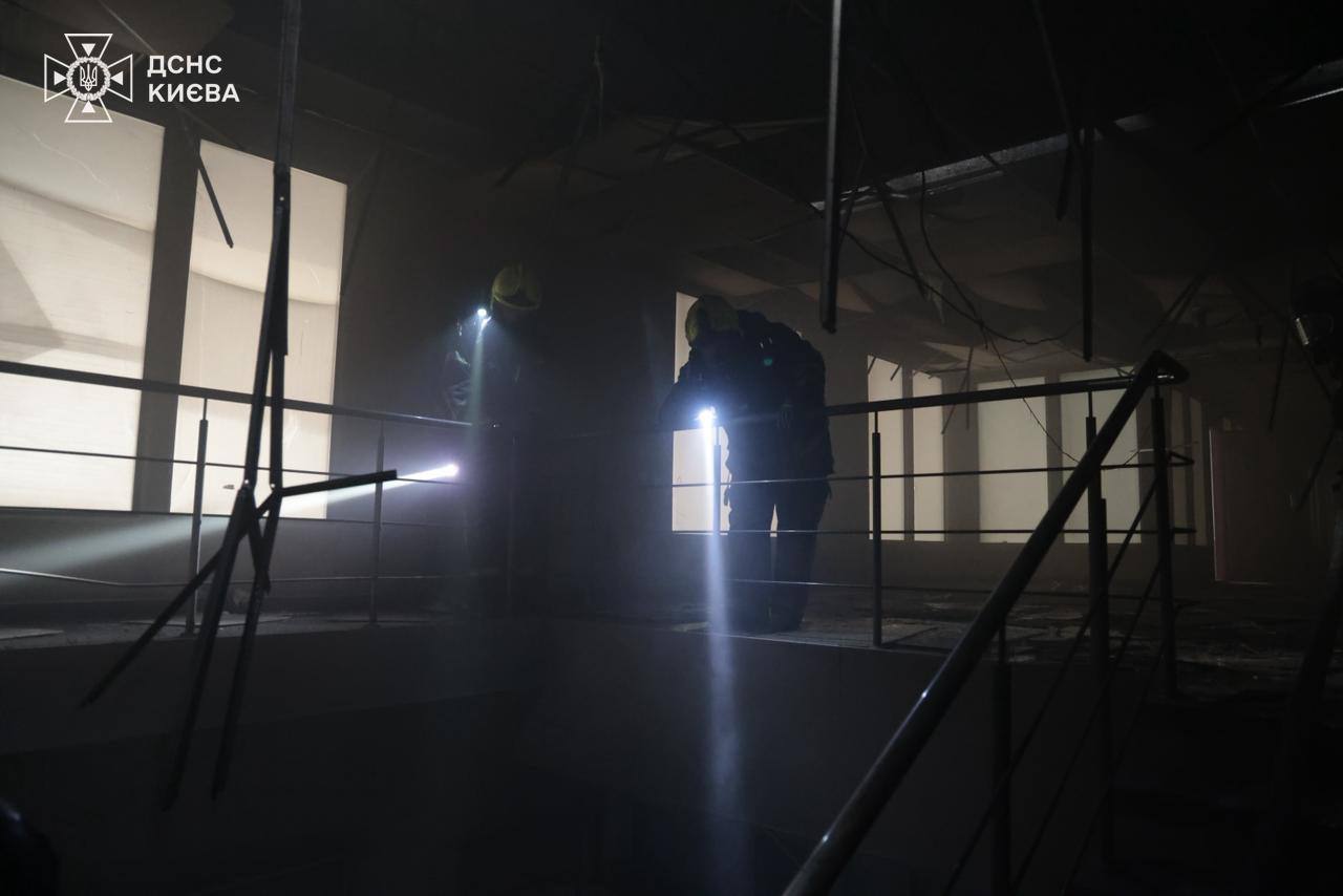 У Києві ліквідували наслідки ранкової атаки - фото 4