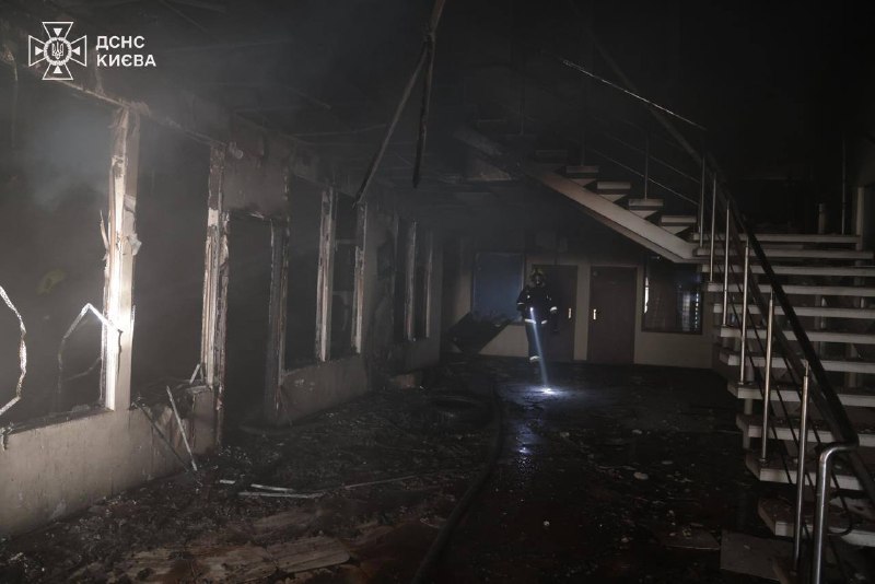 У Києві ліквідували наслідки ранкової атаки - фото 6