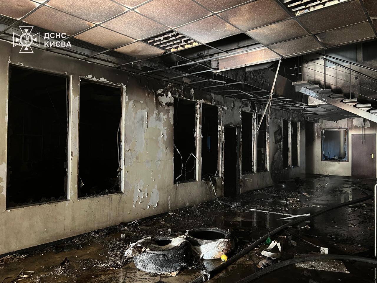 У Києві ліквідували наслідки ранкової атаки - фото 5