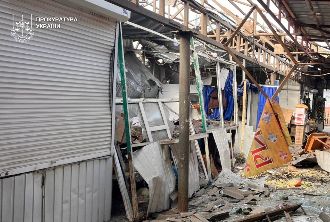 Російські війська атакували ринок у Нікополі: є загиблі та десятки поранених