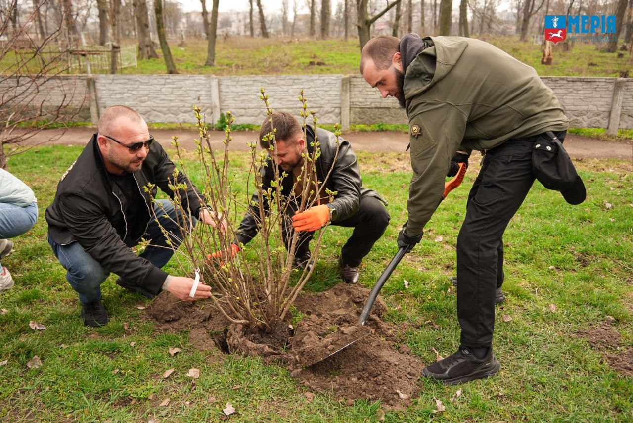 У Черкасах відбувся День благоустрою: до прибирання долучилися сотні містян