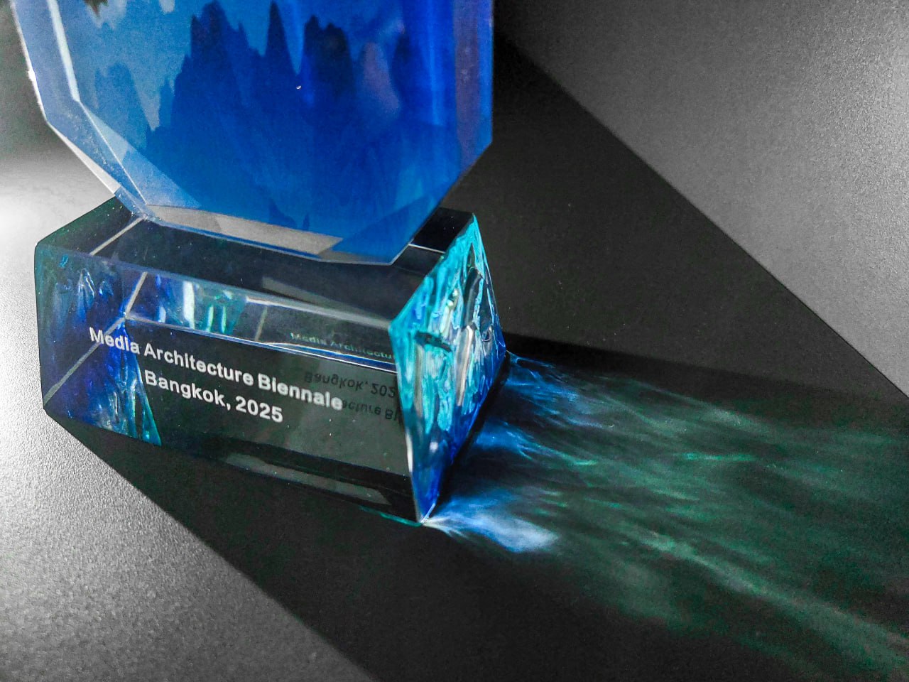 «Дорога життя» від українського дизайнера перемогла на Media Architecture Biennale