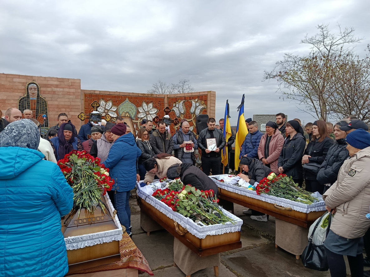 На Черкащині громада попрощалася з чотирма загиблими внаслідок атаки дрона