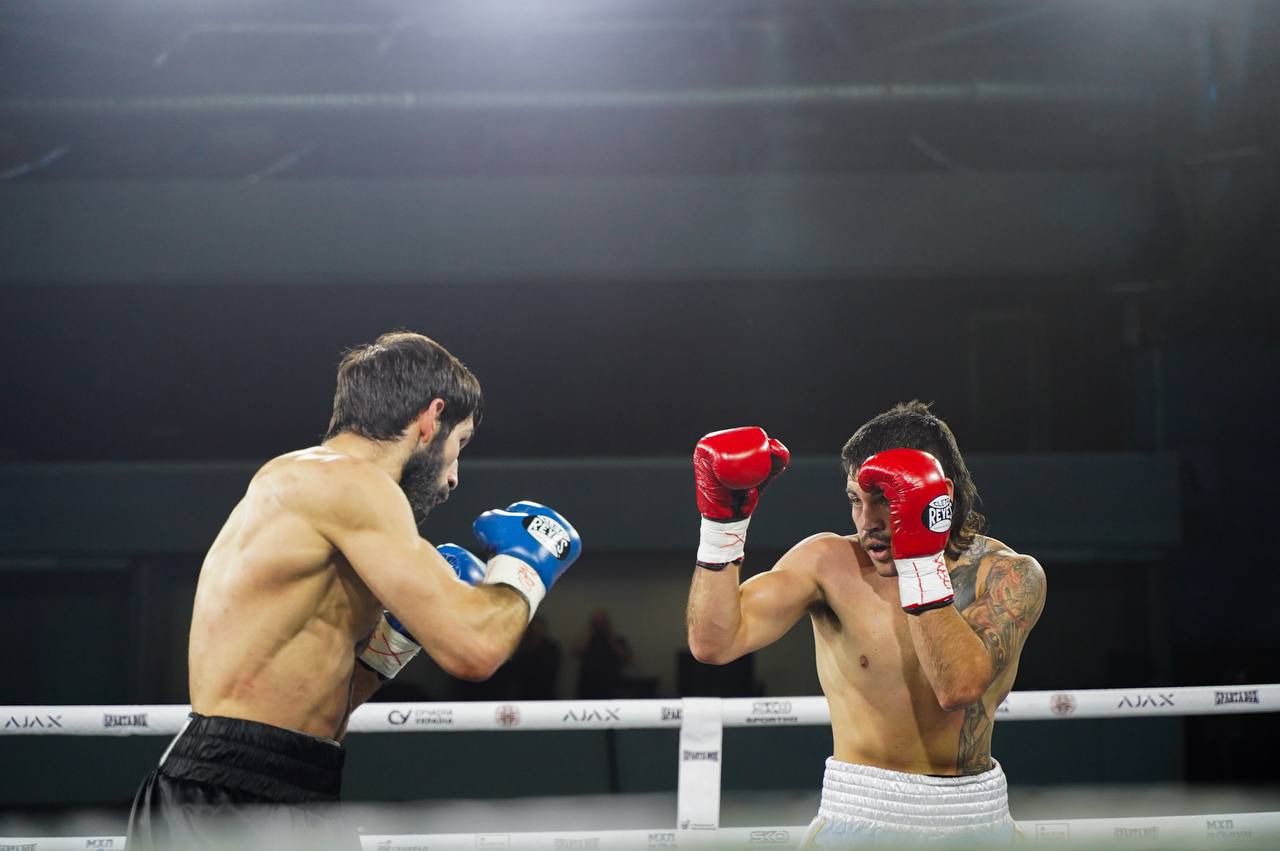 На Київщині встановили рекорд України — 1-й боксерський поєдинок ветеранів війни з подвійною ампутацією - фото 3