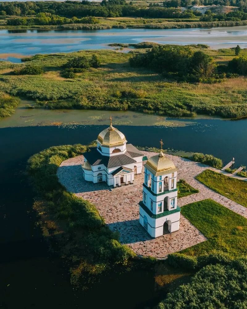 Незламна святиня: історія та секрети затопленої церкви у Ржищеві - фото 4
