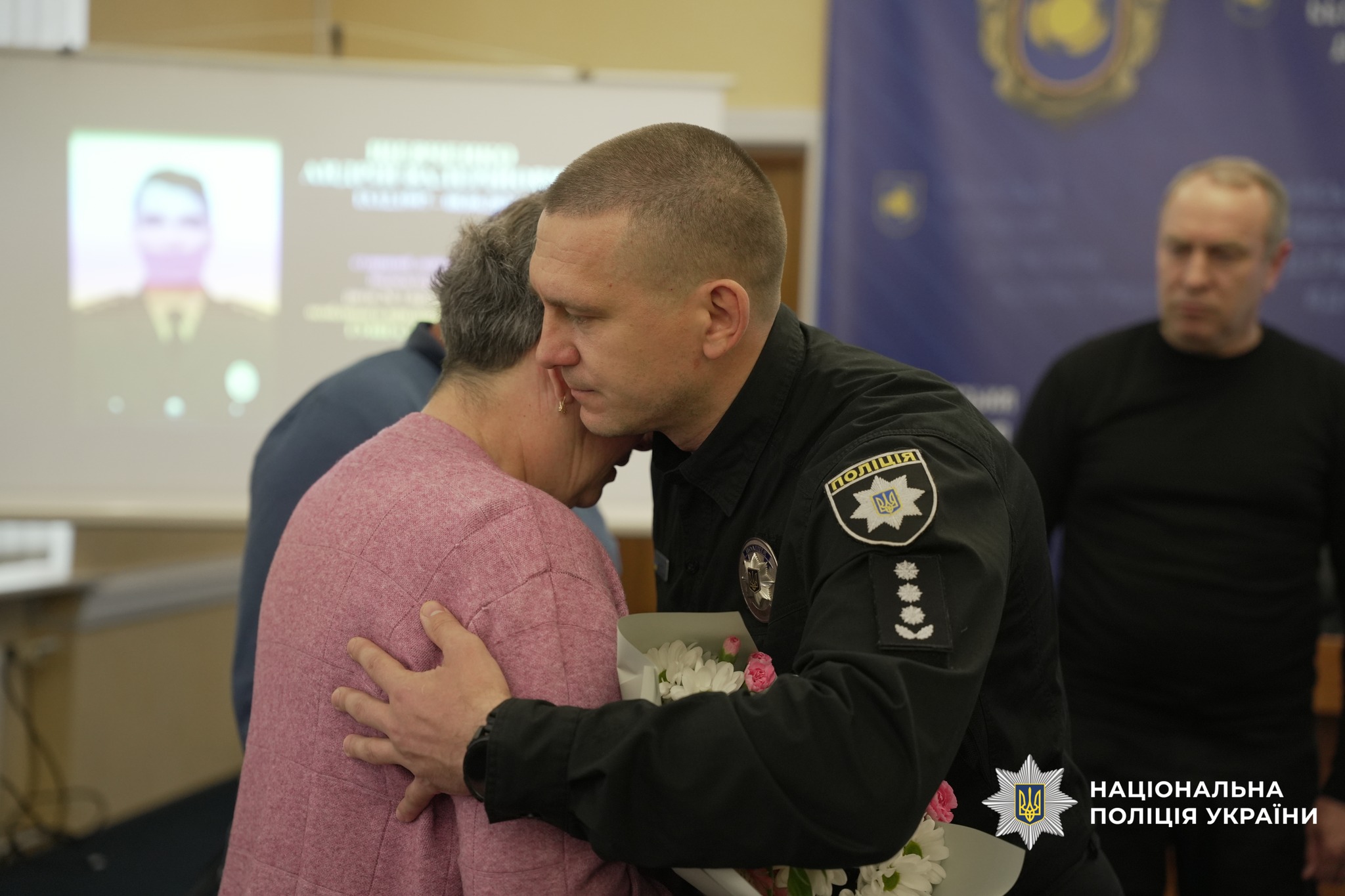 У Черкасах вручили нагороди рідним загиблих поліцейських. Фото
