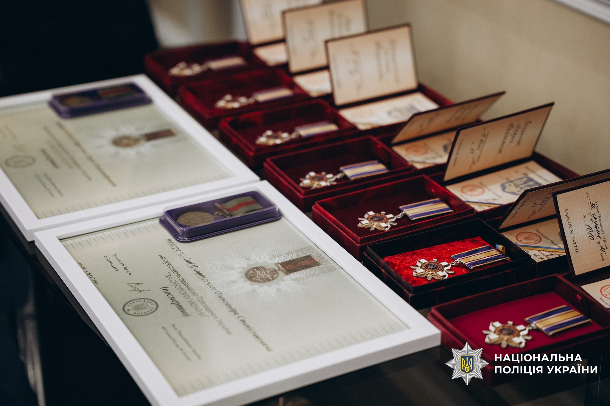 У Черкасах вручили нагороди рідним загиблих поліцейських. Фото - фото 6