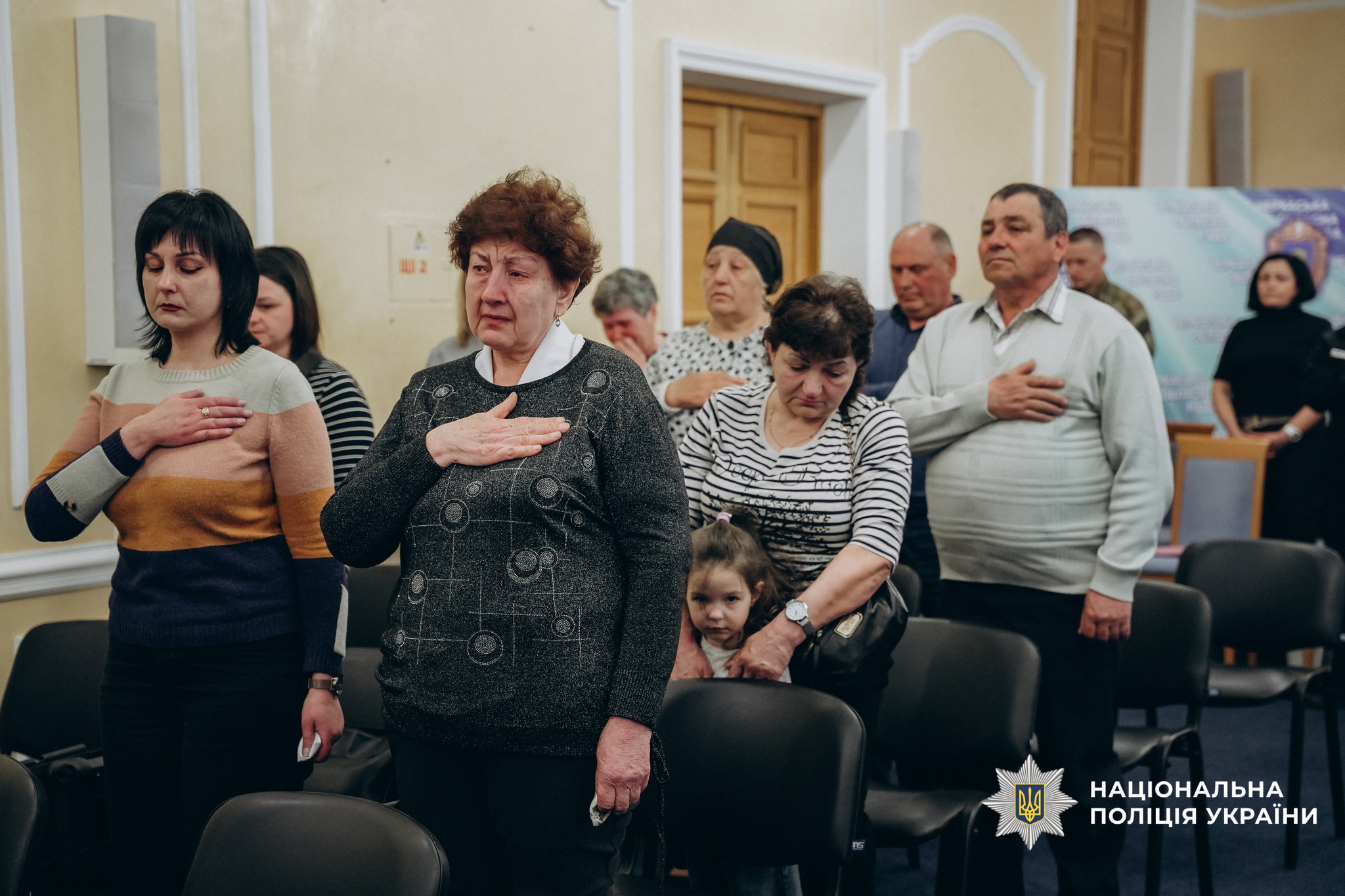 У Черкасах вручили нагороди рідним загиблих поліцейських. Фото - фото 16