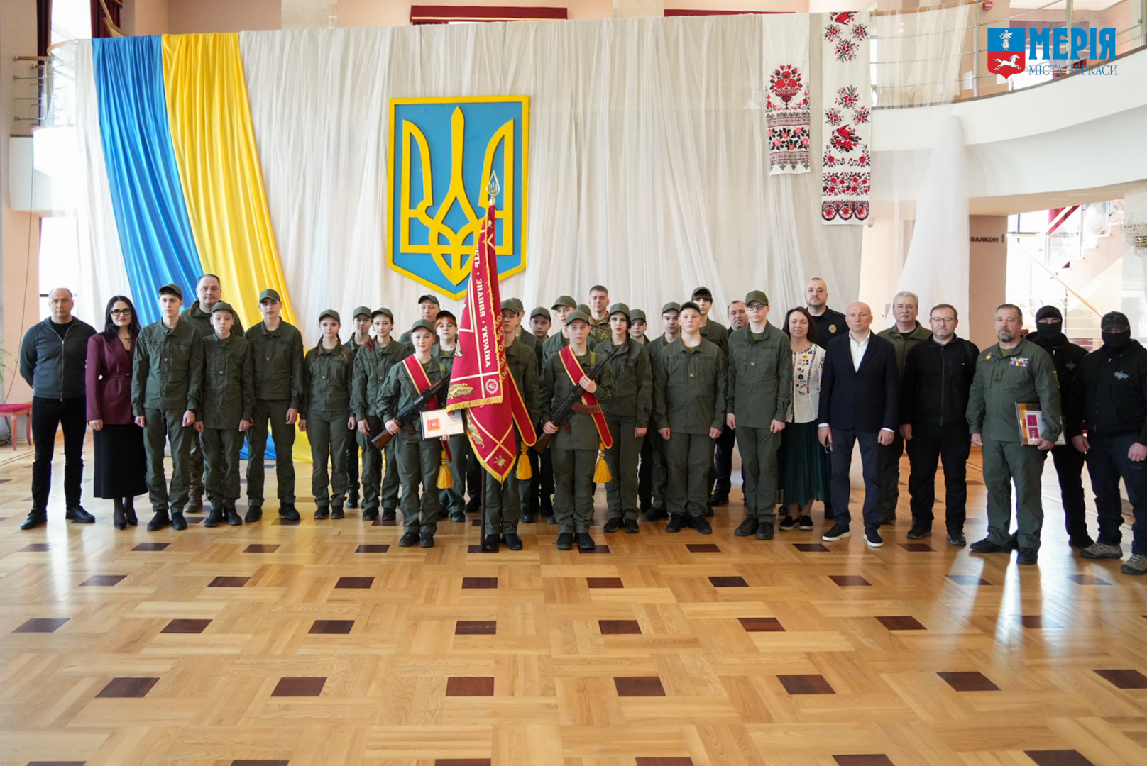 Військовий ліцей у Черкасах отримав прапор до річниці створення