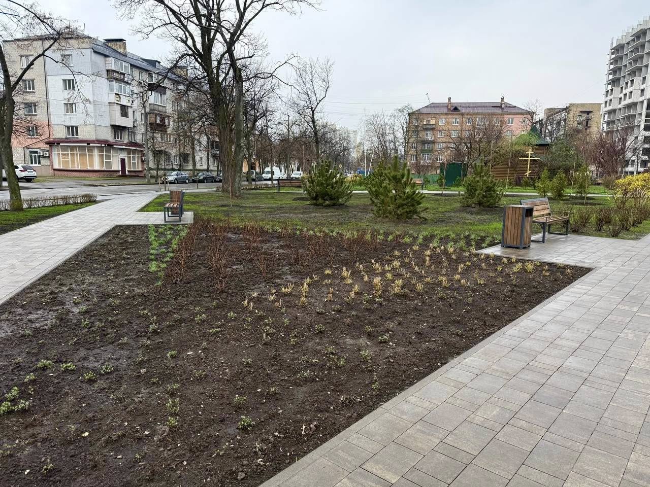 Сквер імені Павла Горянського у Києві оновили та доповнили скульптурою «Омега Незламних»