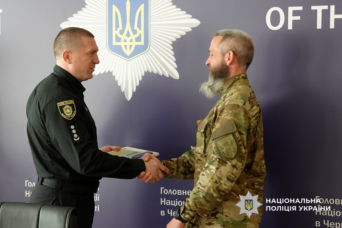 Поліцейських Черкащини нагородили за участь у бойових діях - фото 5