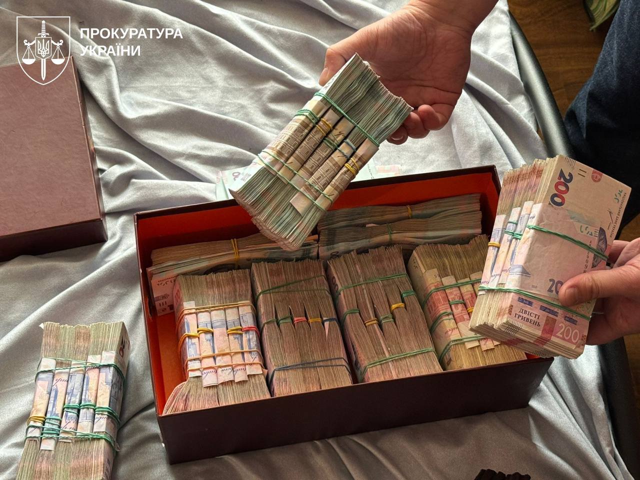 Фальсифікат із цементом під виглядом світових брендів продавали на Черкащині - фото 6