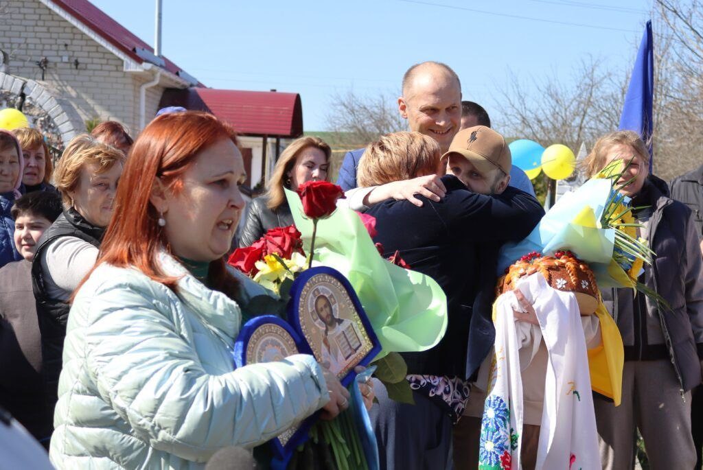 У Степанецькій громаді зустріли військового, який повернувся з полону - фото 8