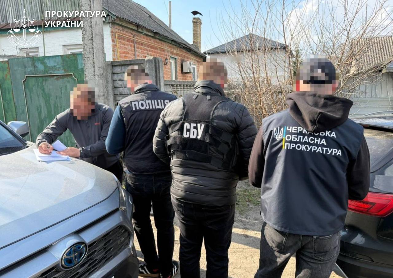 Вкрали 1,4 млн грн на відбудові багатоповерхівки в Умані, яку атакувала ракета РФ