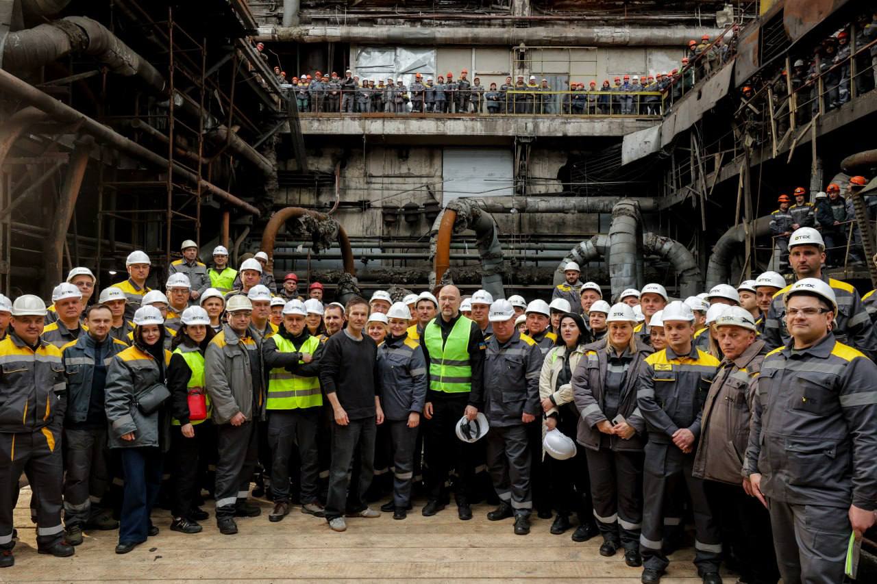 Енергетики, які виконували аварійно-відновлювальні роботи після атак РФ, отримали відзнаки