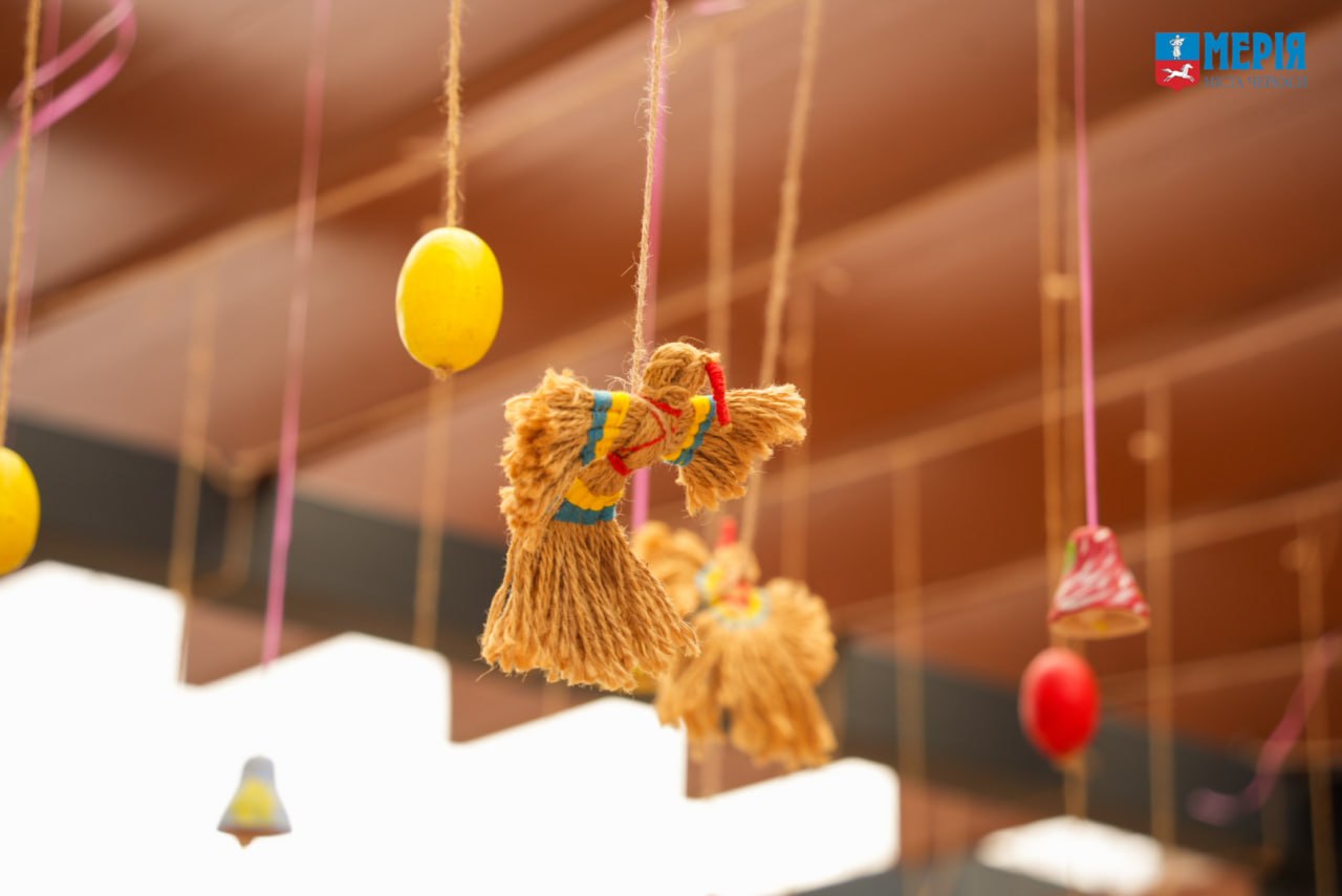 Черкаси прикрасили до Великодня. Фото - фото 6