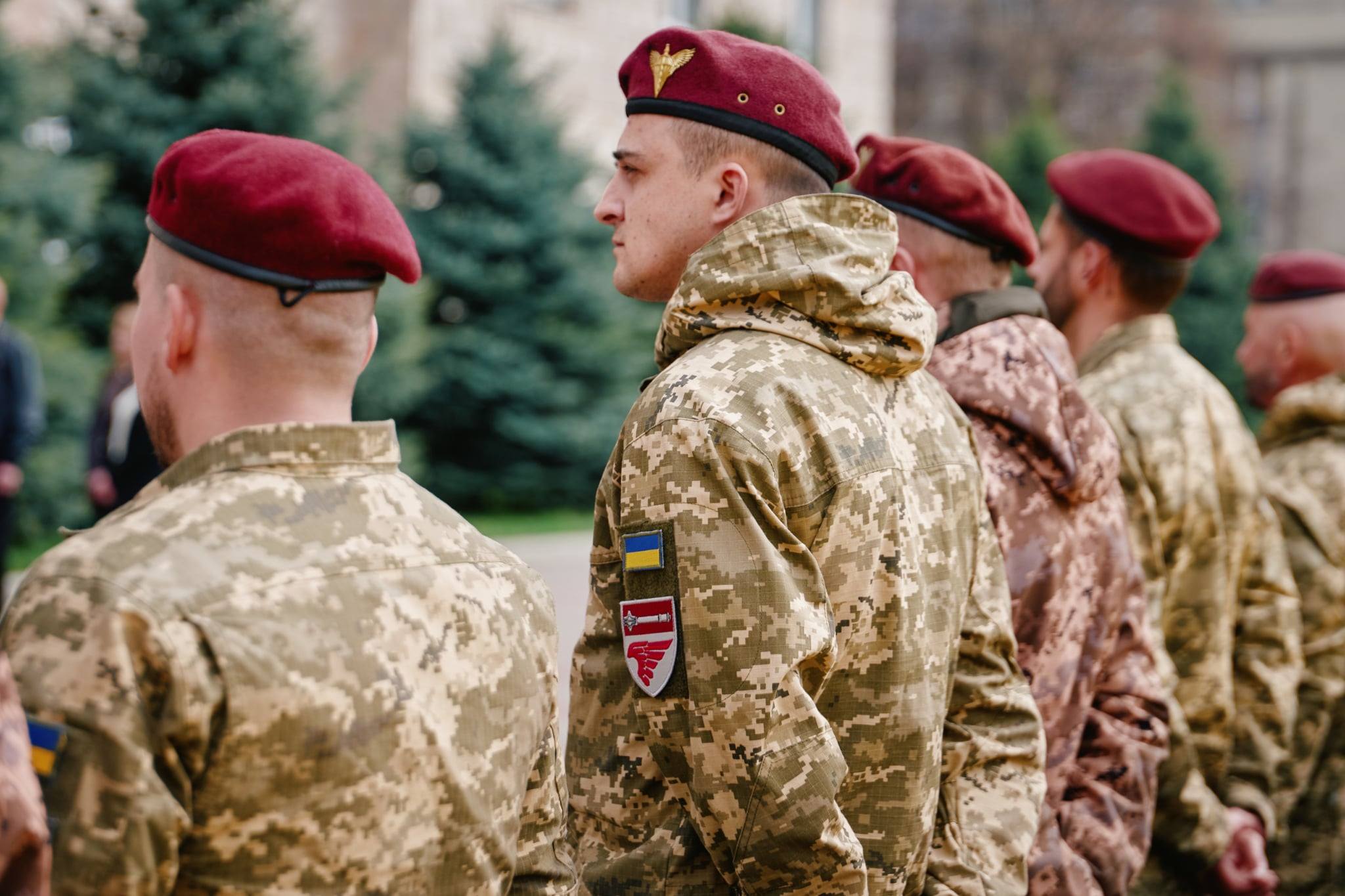 Черкащина передала воїнам ДШВ 11 автомобілів - фото 2