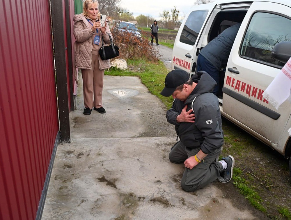 В громаді на Київщині зустріли військового, який повернувся з російського полону
