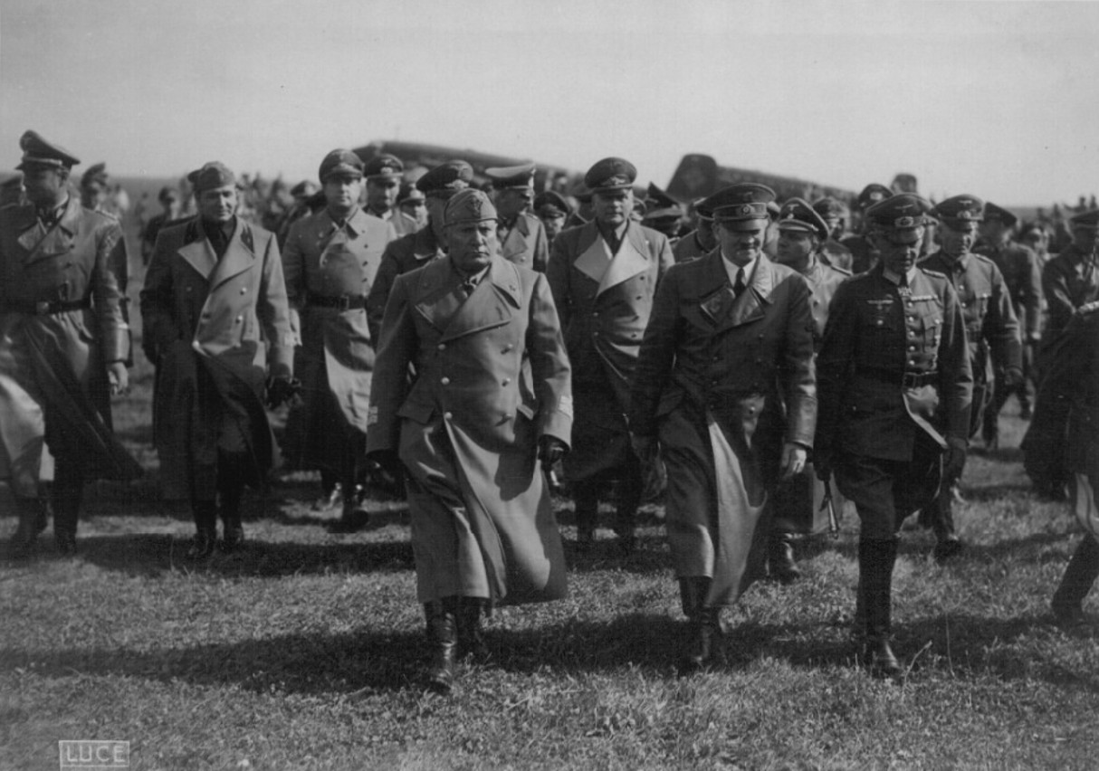 Опублікували архівні фото зустрічі Гітлера та Муссоліні в Умані. Що там робили диктатори? - фото 10