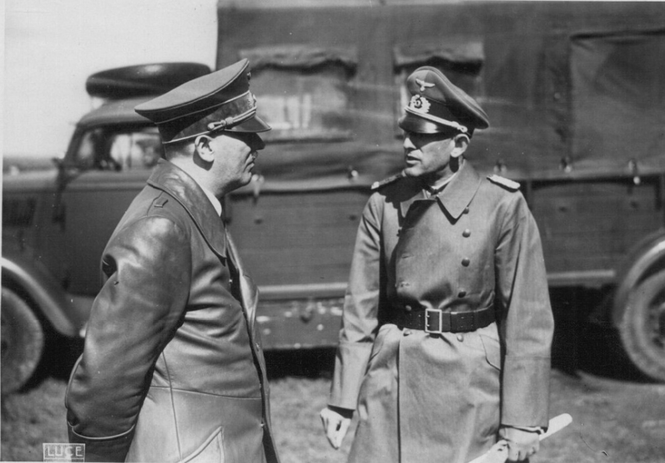 Опублікували архівні фото зустрічі Гітлера та Муссоліні в Умані. Що там робили диктатори? - фото 15