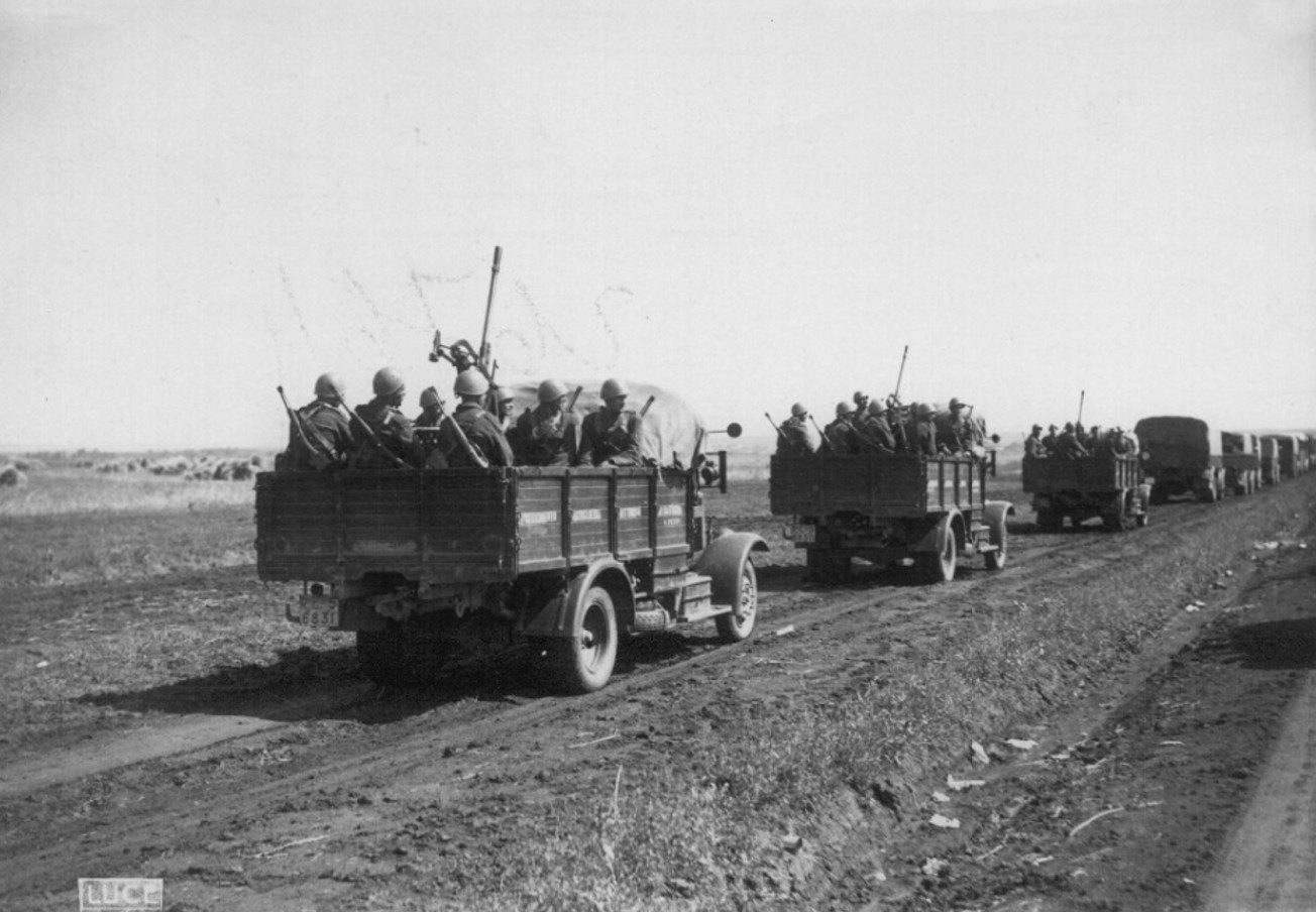 Опублікували архівні фото зустрічі Гітлера та Муссоліні в Умані. Що там робили диктатори? - фото 19