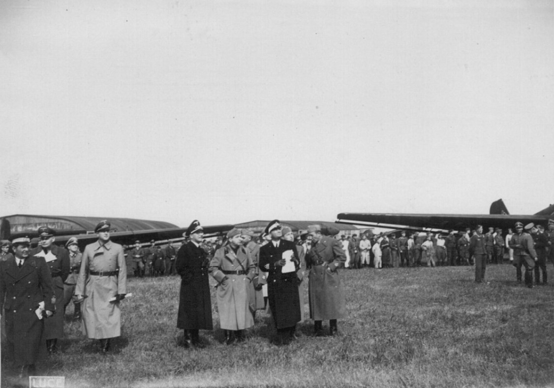 Опублікували архівні фото зустрічі Гітлера та Муссоліні в Умані. Що там робили диктатори? - фото 7