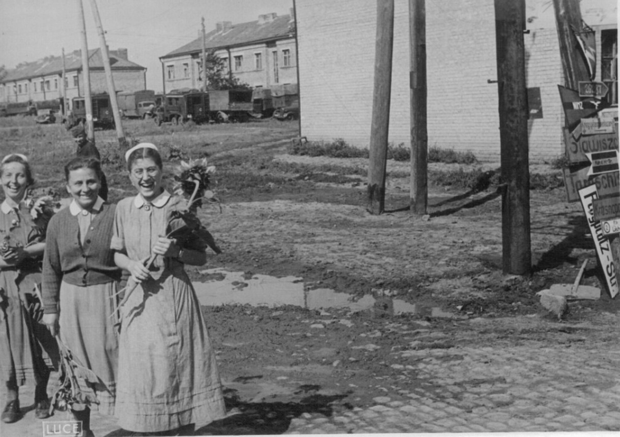 Опублікували архівні фото зустрічі Гітлера та Муссоліні в Умані. Що там робили диктатори? - фото 28