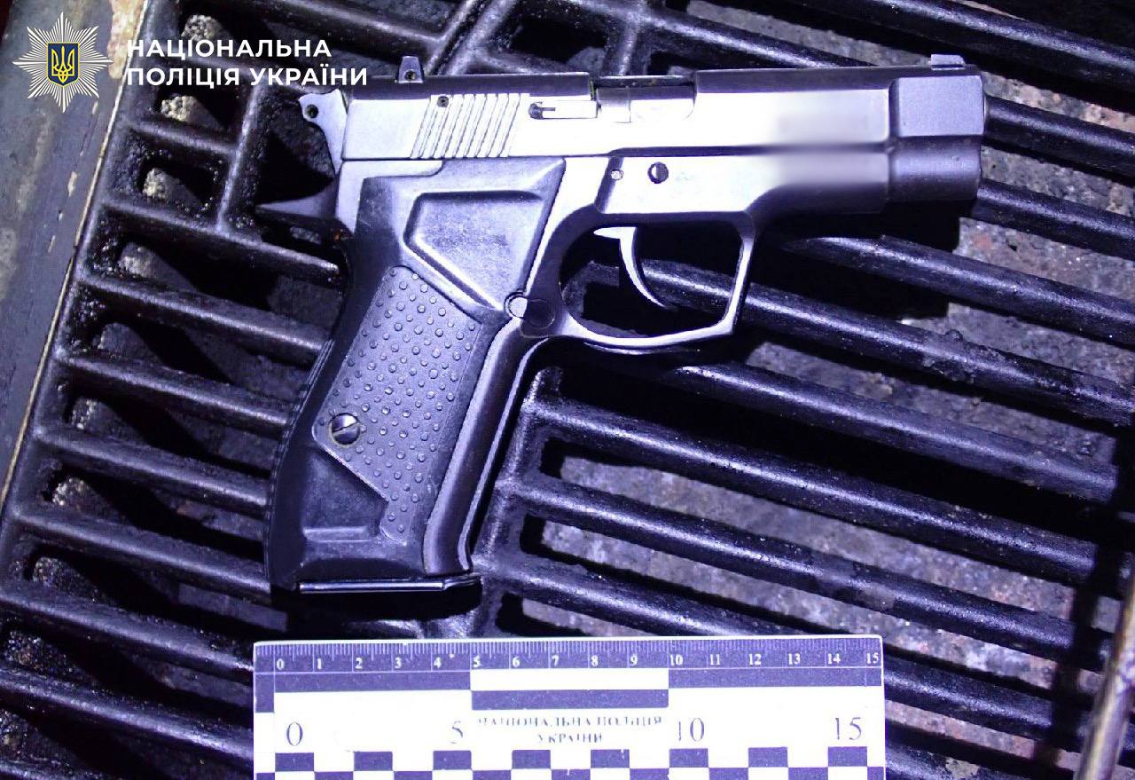 У Києві чоловік відкрив стрілянину та поранив жінку: нападника затримали