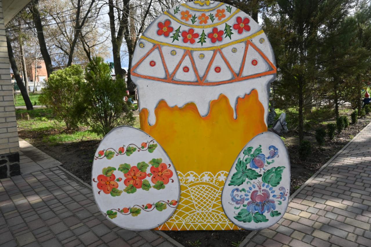 Писанки і фотозони – парк у Шполі прикрасили до Великодня - фото 2