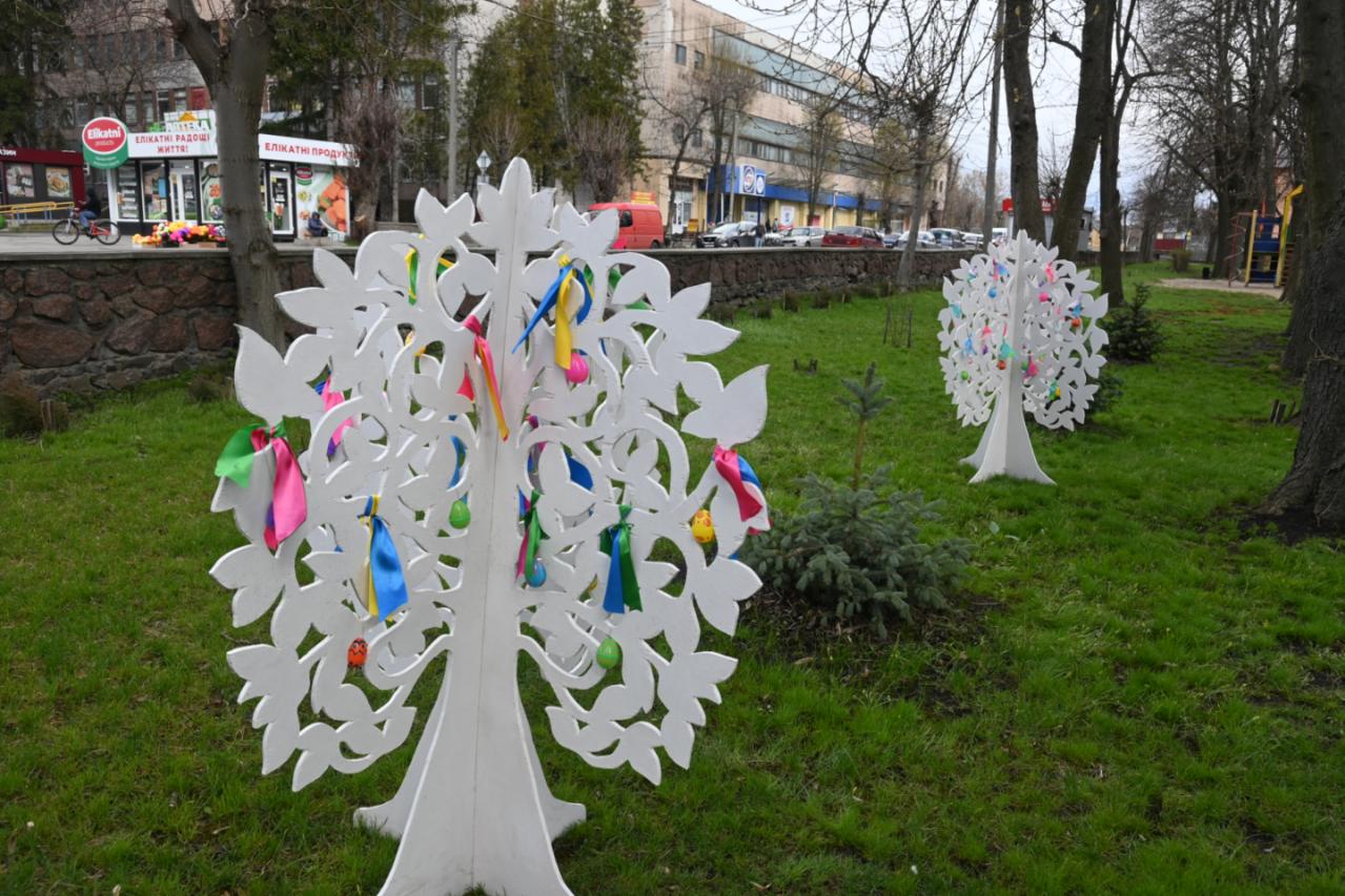 Писанки і фотозони – парк у Шполі прикрасили до Великодня - фото 3