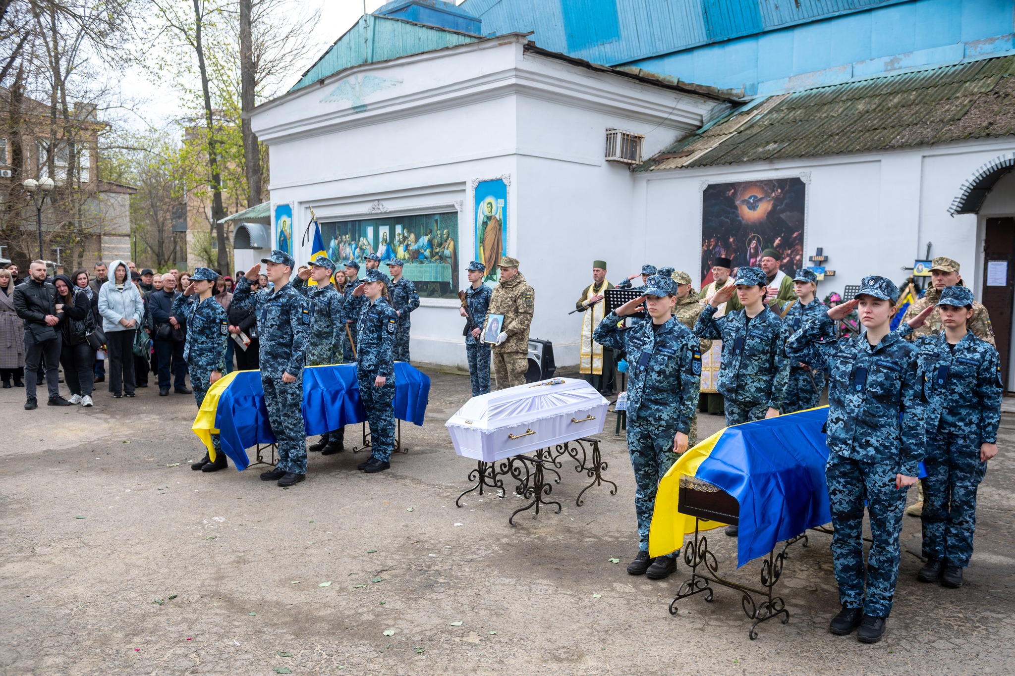 В Одесі попрощалися з 2-річною дівчинкою і прикордонницями, яких вбила Росія - фото 3