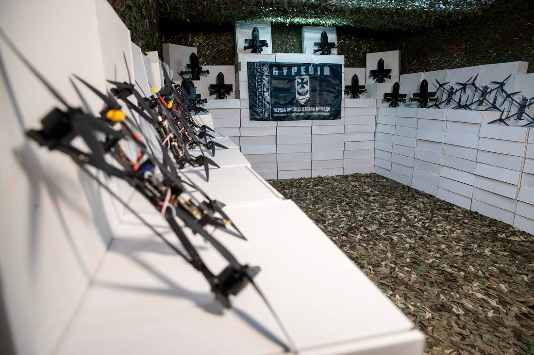 Від громади Києва Кличко передав на фронт 1100 БпЛА різних типів