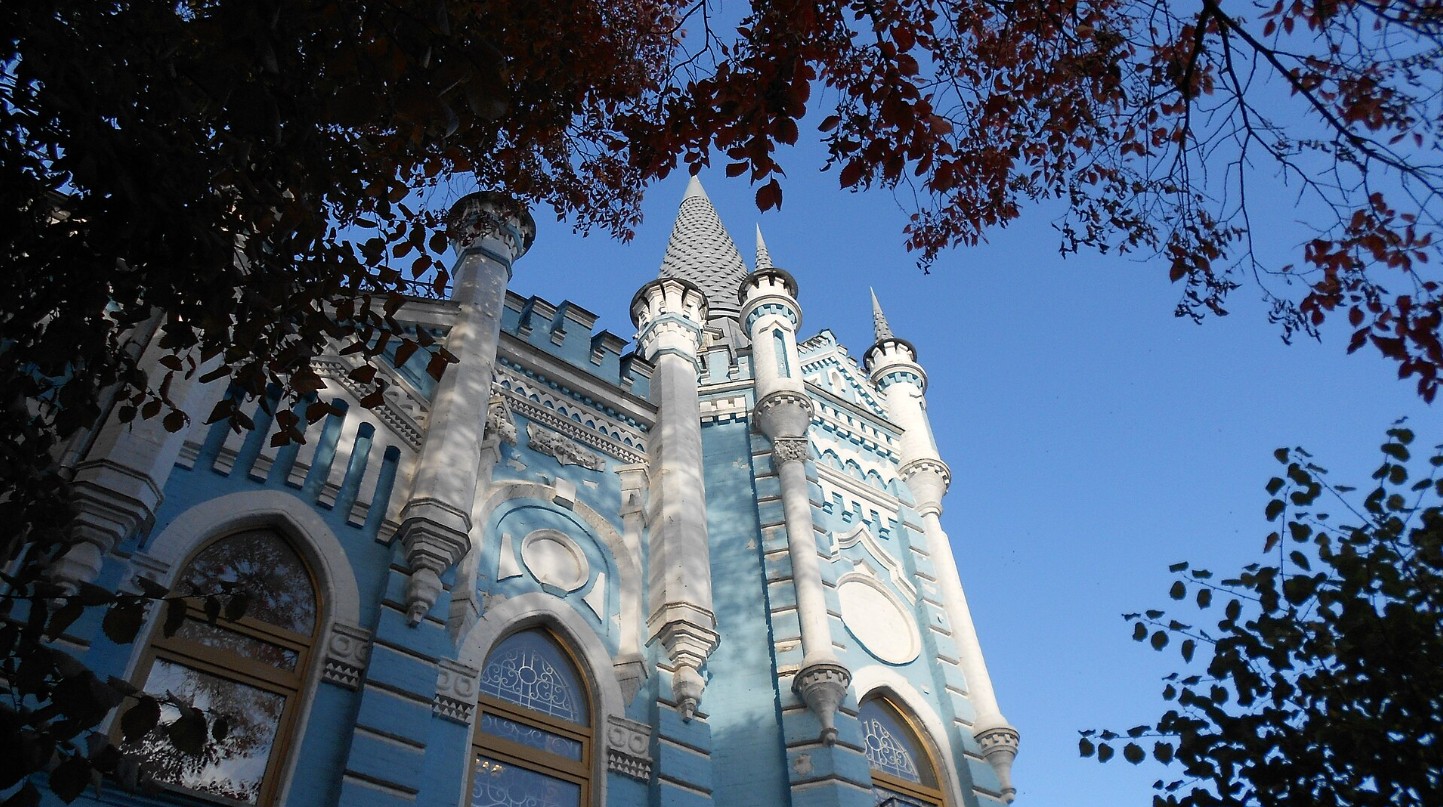 Блакитний палац у Черкасах: історія пам’ятки в готичному стилі - фото 6