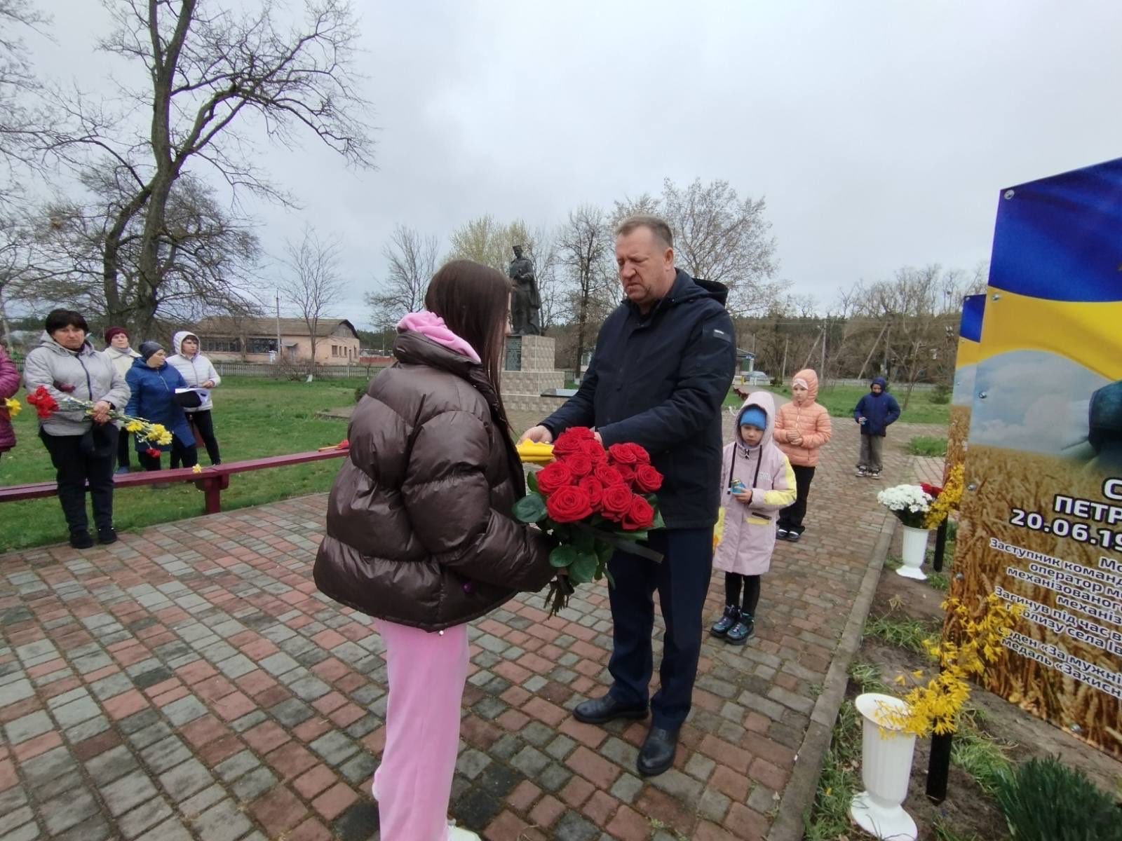 Алею Слави відкрили у селі на Черкащині. Фото - фото 5