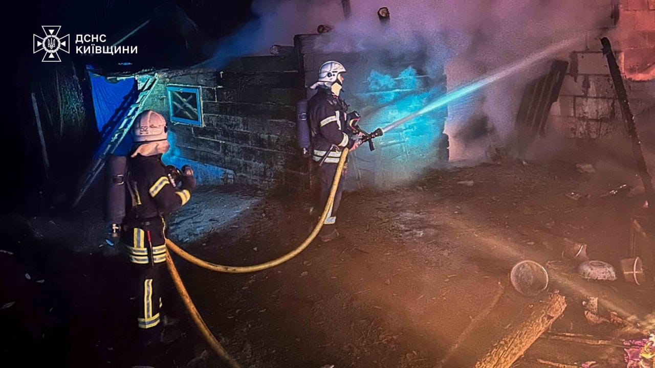 На Київщині під час пожежі загинула людина, ще одна постраждала