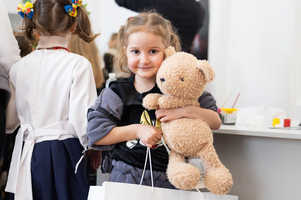 Президент зустрівся з дітьми полеглих воїнів у Софії Київській - фото 5