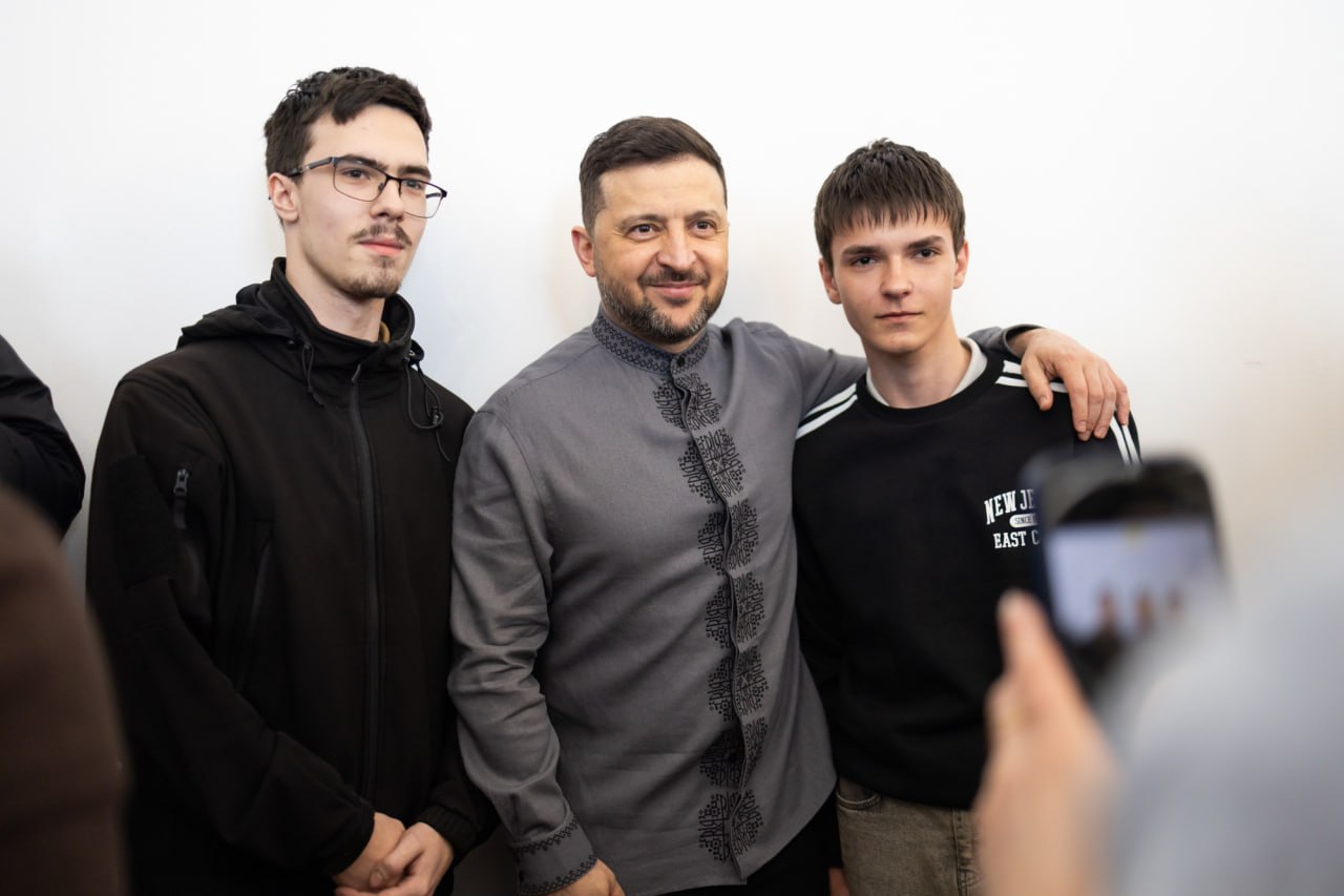 Президент зустрівся з дітьми полеглих воїнів у Софії Київській - фото 7