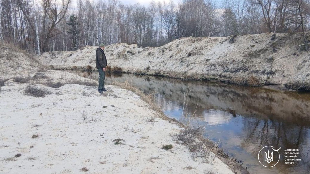 На Київщині незаконно прокопали канал у заплаві Дніпра: справу передадуть правоохоронцям