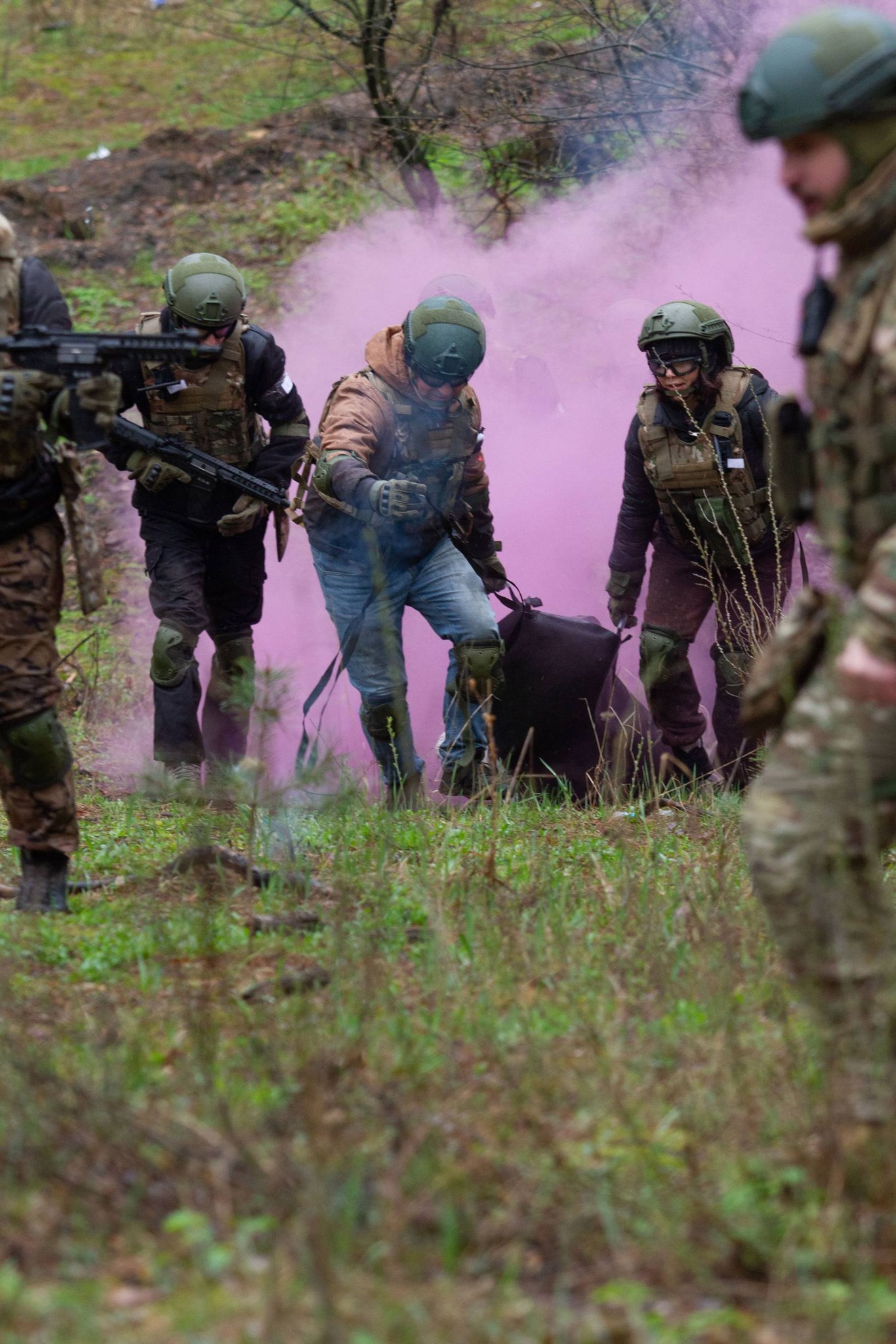 У Черкасах група курсантів пройшла курс підготовки до національного спротиву. Фото - фото 11