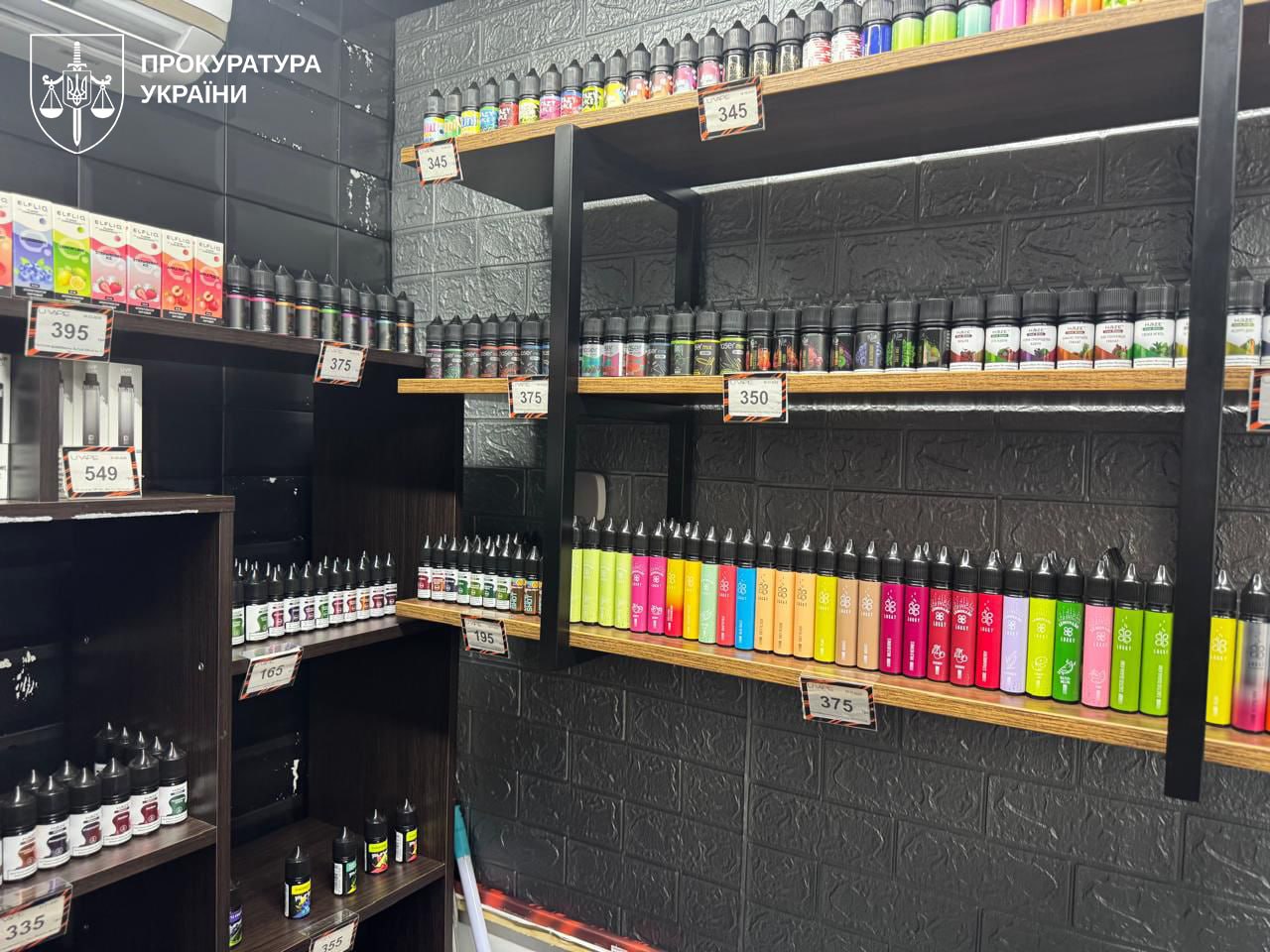 Понад 70 обшуків по Україні, зокрема на Черкащині: викрито мережу нелегальних вейпів