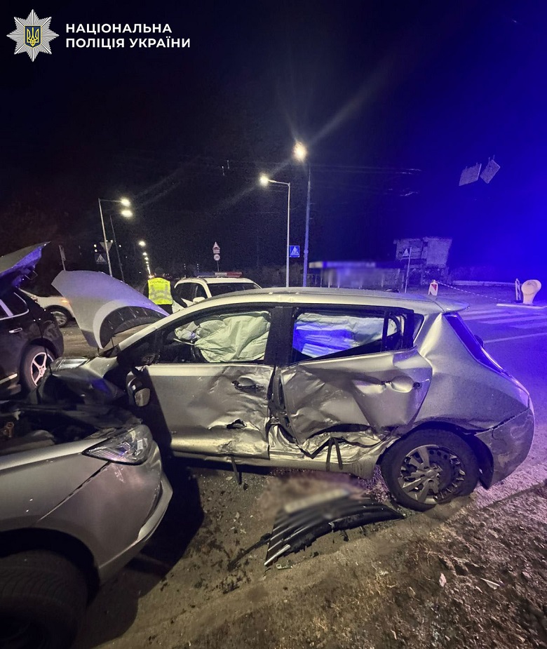 Водій Porsche Cayenne у Києві влаштував ДТП, травмовано четверо людей