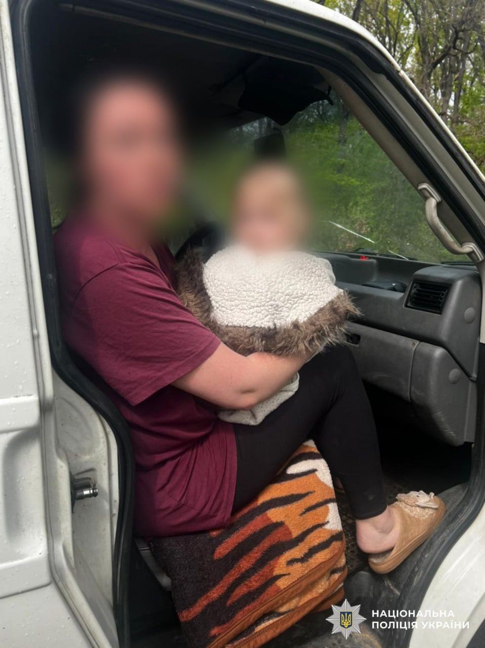 На Закарпатті затримали озброєного чоловіка, який викрав жінку з дитиною та стріляв у поліцейських - фото 2