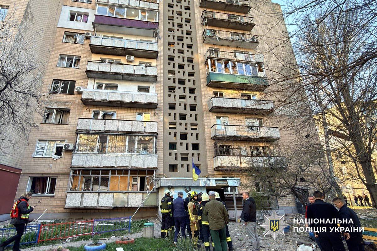 Поліція документує наслідки російського удару по Черкасах, де загинула дитина - фото 2