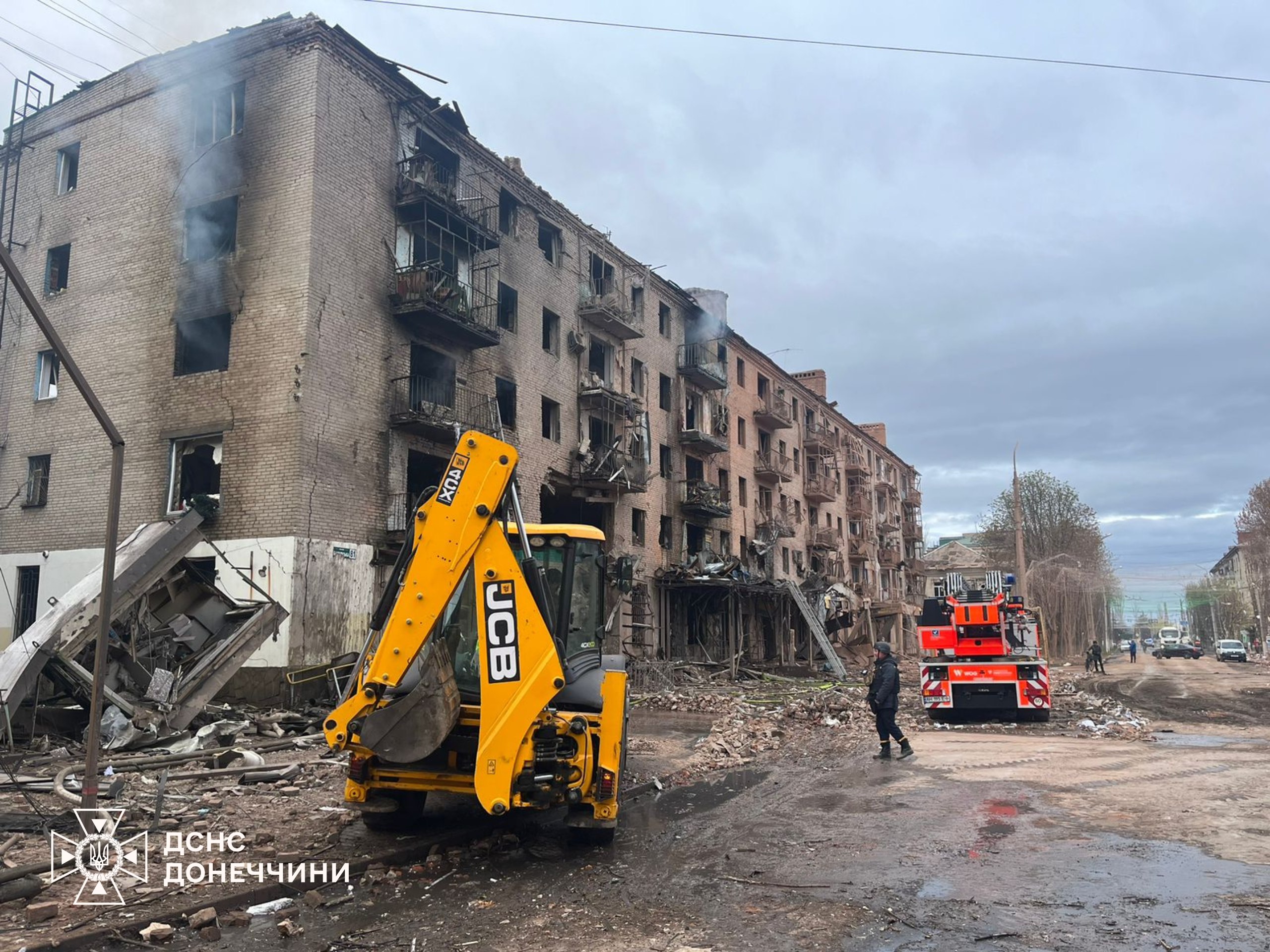 Росія скинула 1,5-тонну бомбу на Слов’янськ. Фото - фото 5