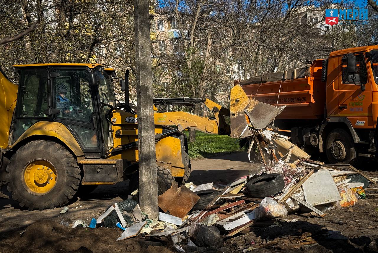 Наслідки дронової атаки ліквідують у Черкасах - фото 2