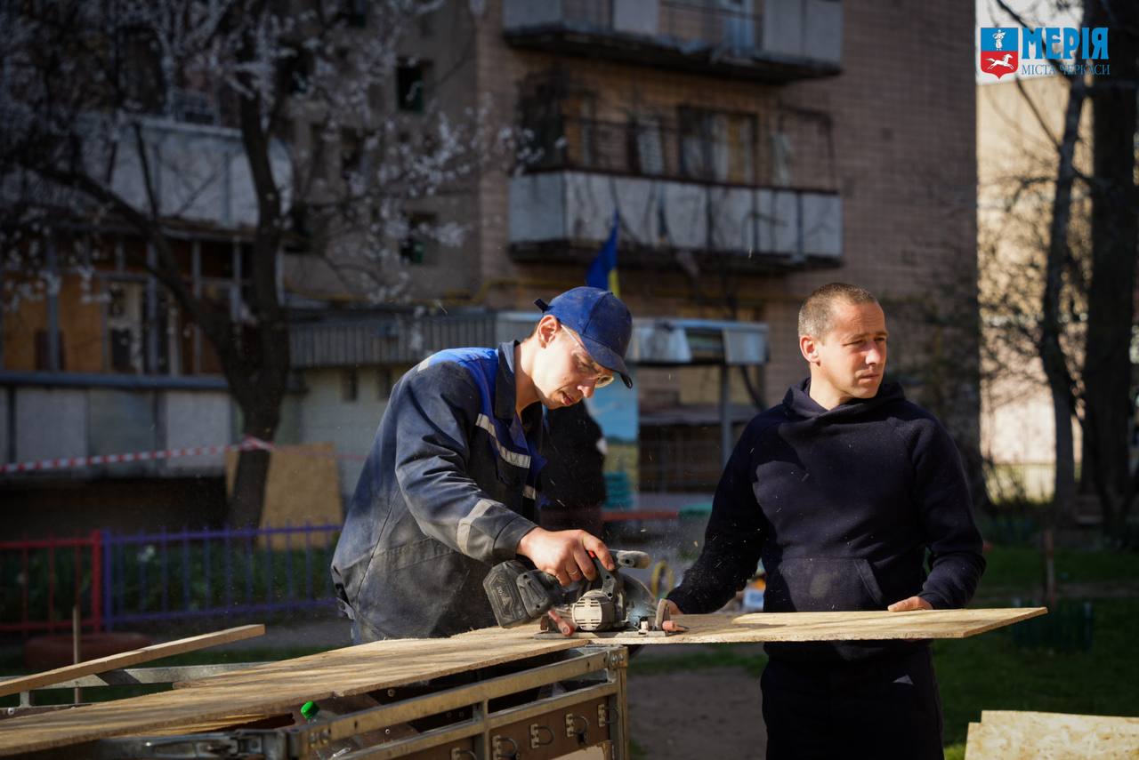 Наслідки дронової атаки ліквідують у Черкасах - фото 5