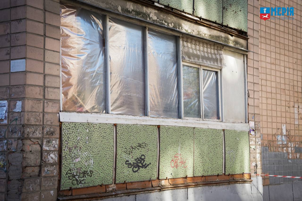 Наслідки дронової атаки ліквідують у Черкасах - фото 6