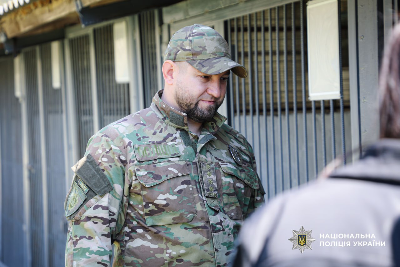 Чотирилапа підтримка: у Черкасах провели сеанс каністерапії для дітей загиблих поліцейських