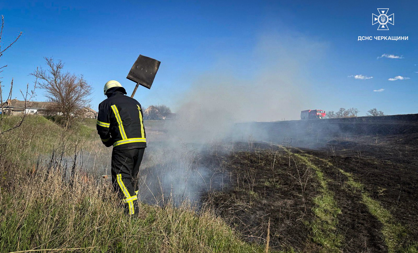 Понад 7 гектарів вигоріло: на Черкащині за добу ліквідували десятки пожеж - фото 2